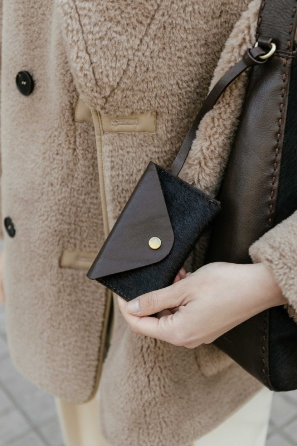 Sac hobo cuir à poils Biba Genola – Grand sac épaule marron ou motif vache