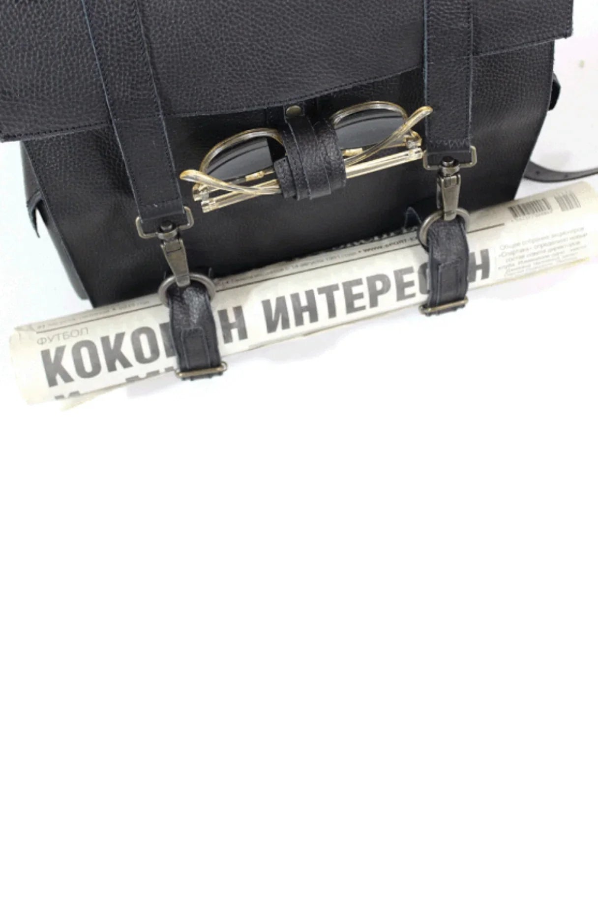 Sac à dos Survey en cuir noir de Kjøre Project, vue détail