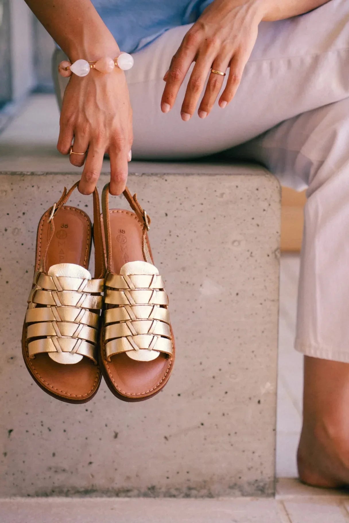 Chaussures en cuir femme