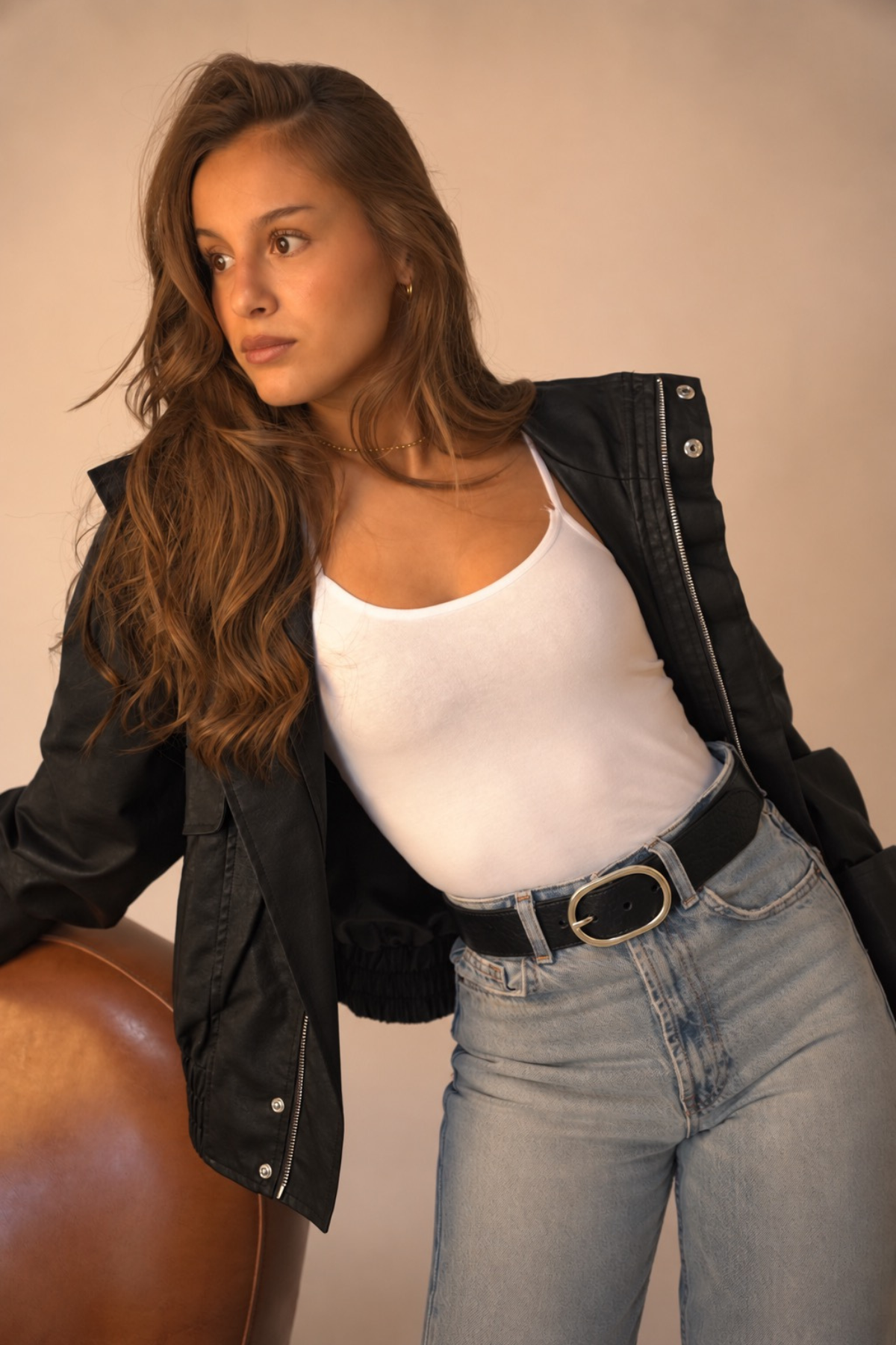 Ceinture Louise en cuir noir, boucle ovale argentée – Atelier Nappa