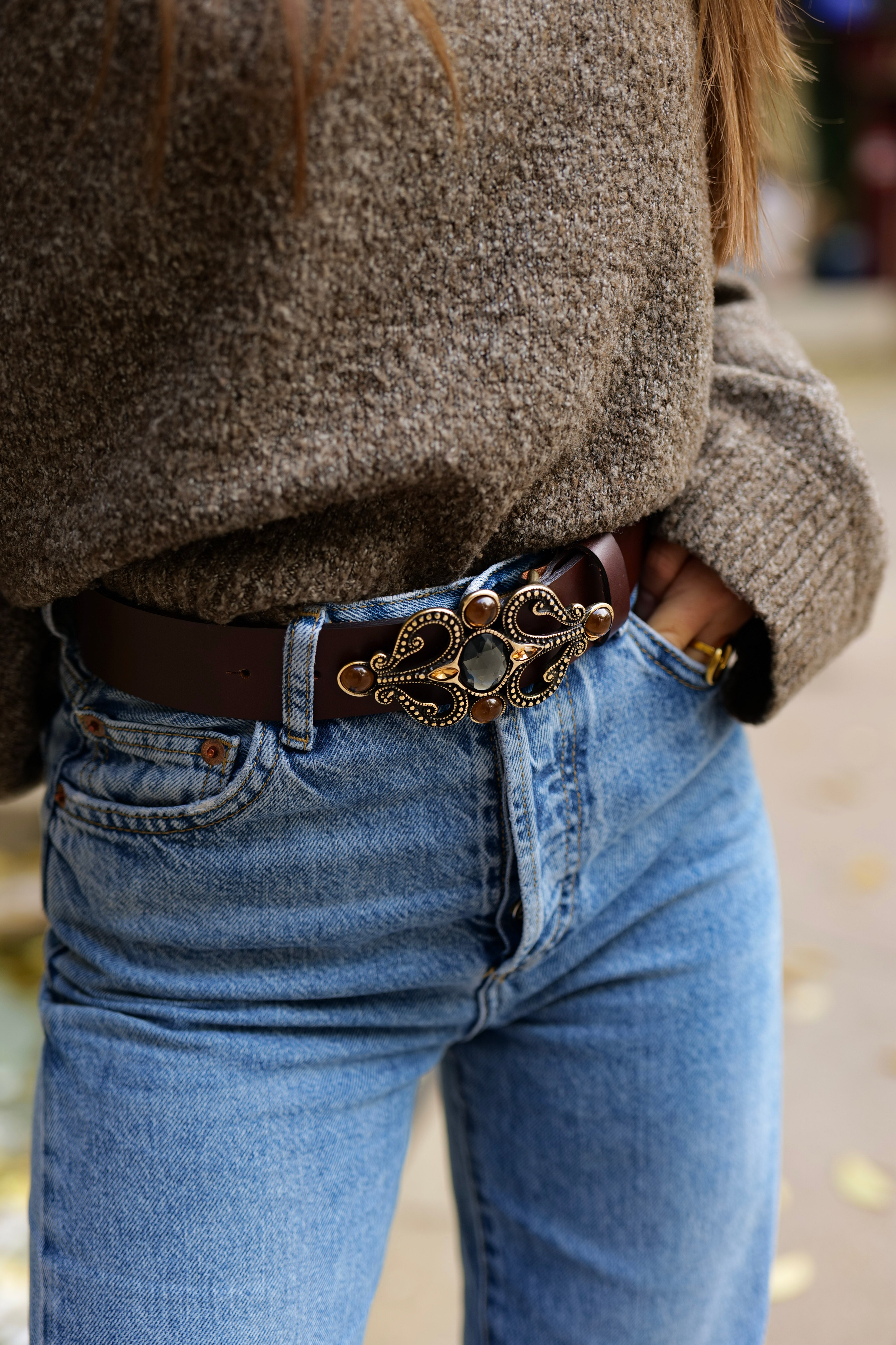 Ceinture femme en cuir marron avec boucle bijoux arabesque – Fabrication française