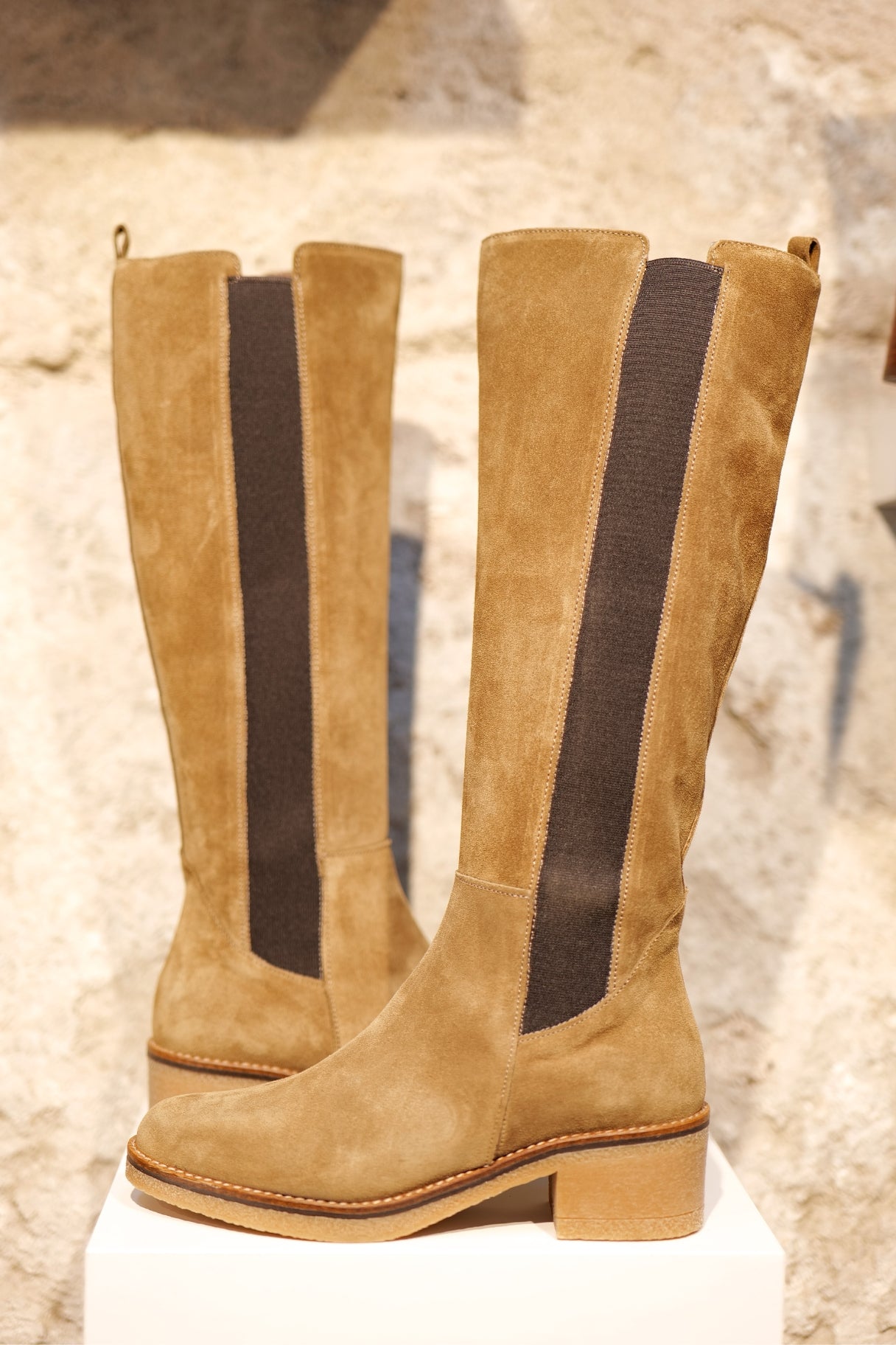 Bottes hautes en cuir nubuck camel Patricia Miller - Nappa maroquinerie 