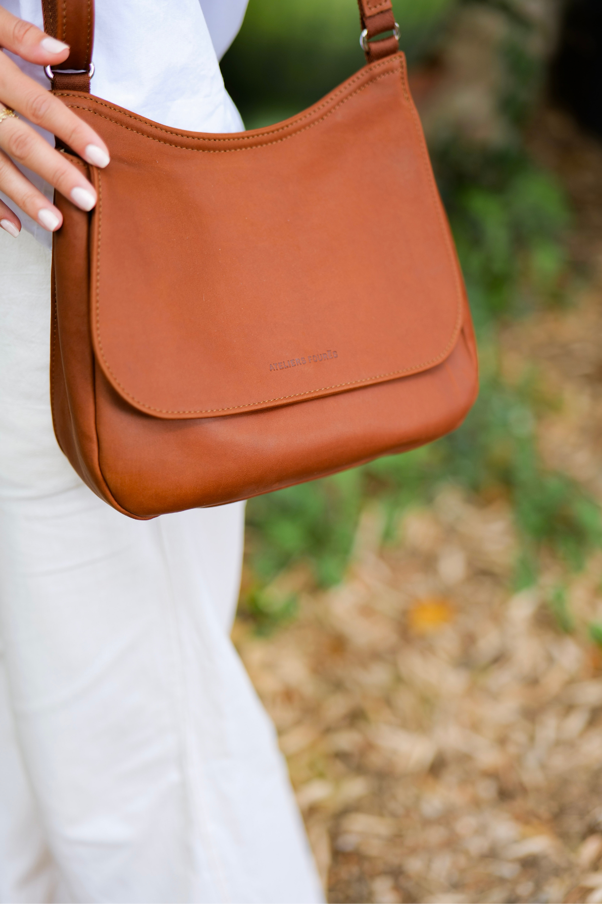 Détail du cuir du sac Artémis compact Avel & Men