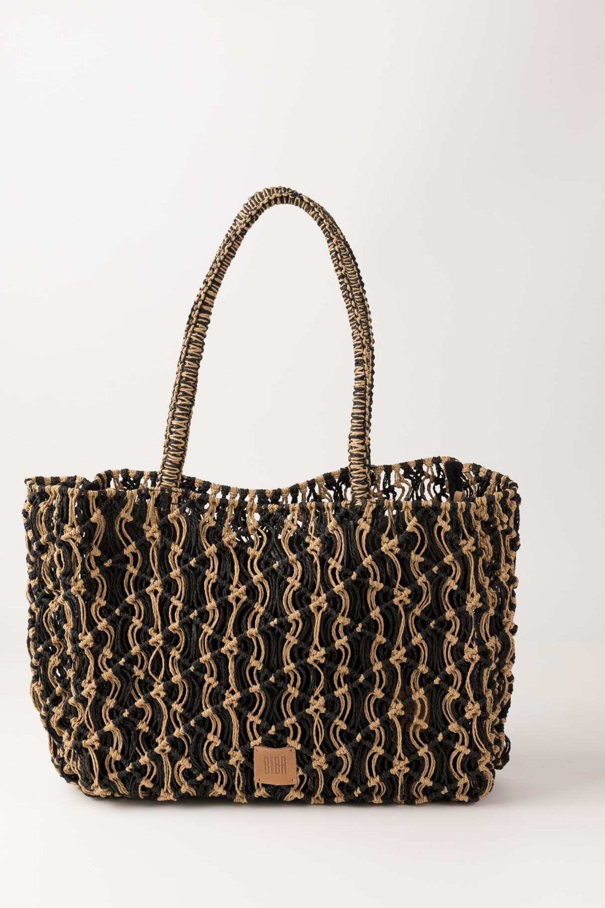Sac cabas Sodwana noir et beige Biba en raphia tressé main, vue de face