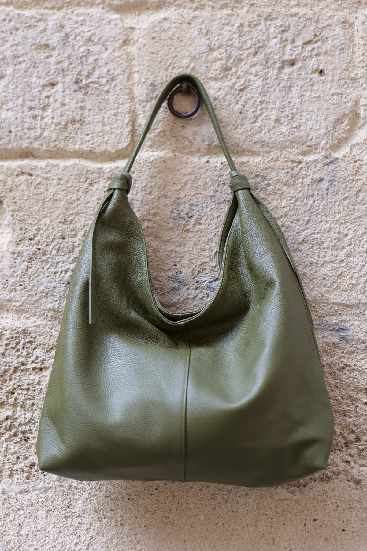 Elena – Grand sac hobo en cuir grainé italien