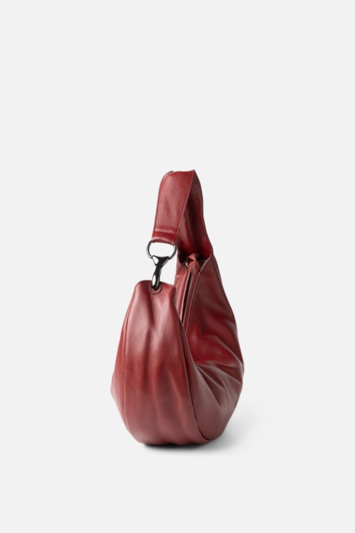 Sac Jackpot Biba bordeaux vu de profil, profondeur 13 cm