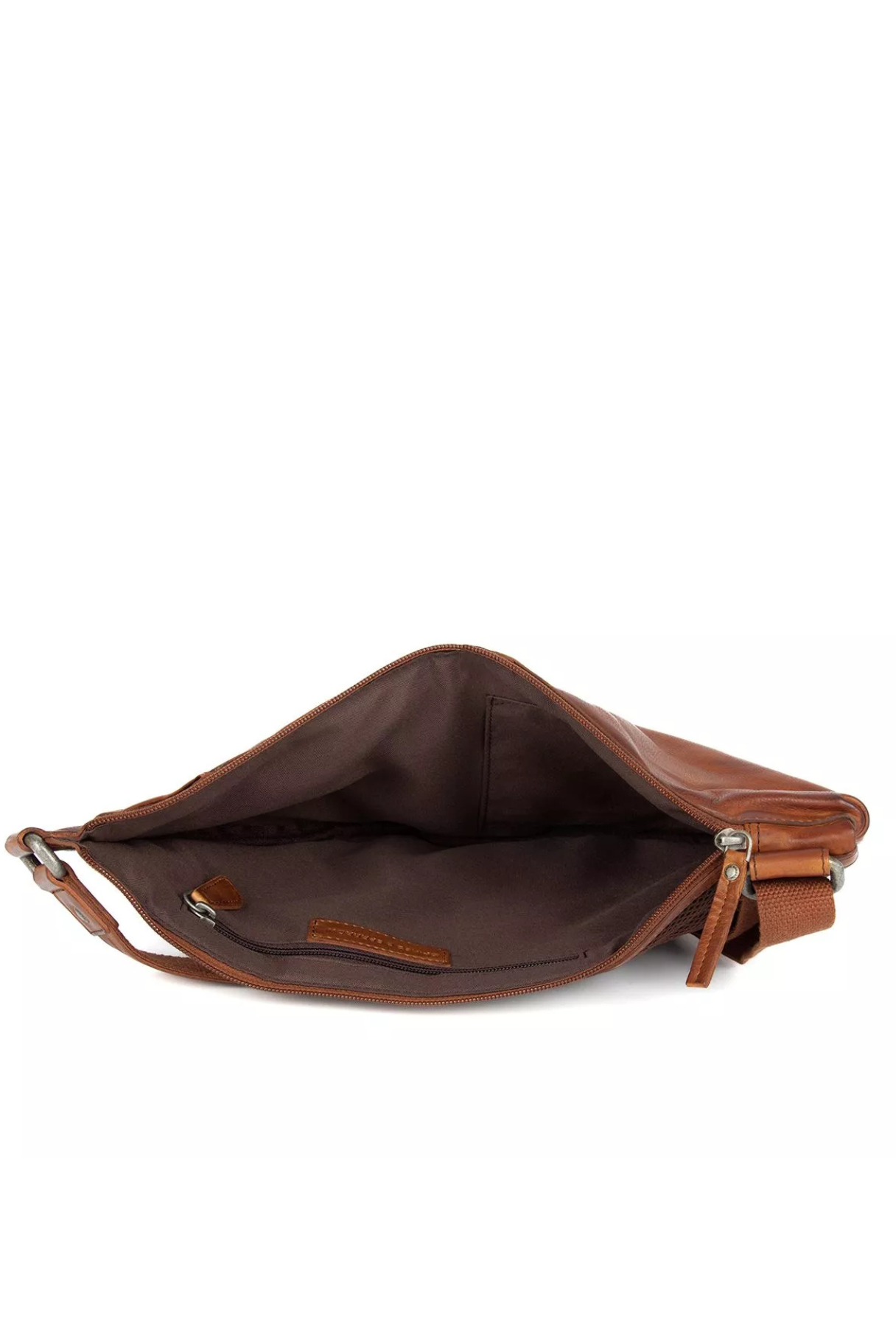 Intérieur du sling bag Reese cuir Apache cognac avec poches zippée et plaquée